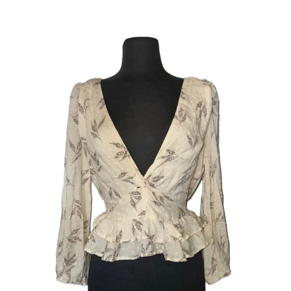 2Bella Long Sleeve V Neck Ruffle Blouse| Large - Picture 1 of 5